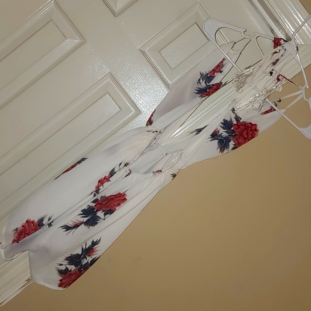 Backless Romper - Picture 2 of 3